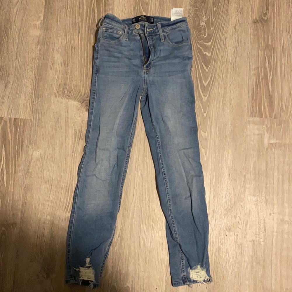 Hollister High Rise Slim Straight Jeans
